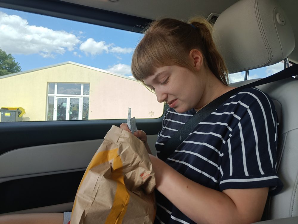 Hannas selbständige MC Donalds-Bestellung